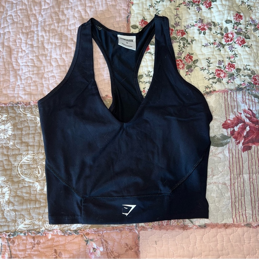 GYMSHARK BLACK TOP